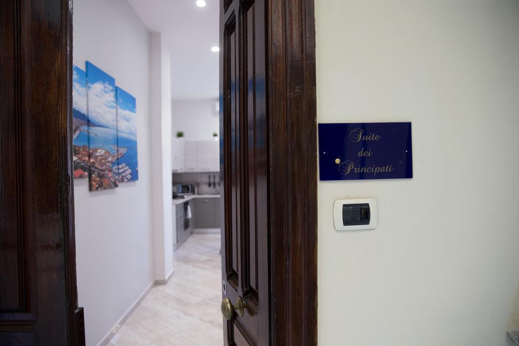 Suite Dei Principati Salerno Exterior photo